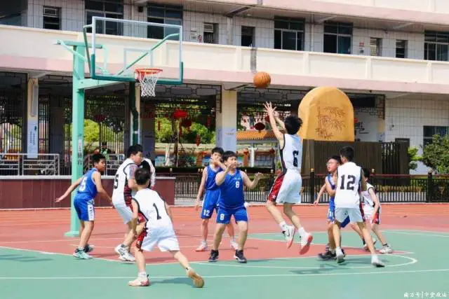 刻苦训练篮球时如何避免受伤的建议_0